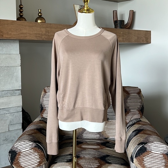 Athleta Sundown Puckered Brownstone Beige Sweatshirt - Picture 5 of 12